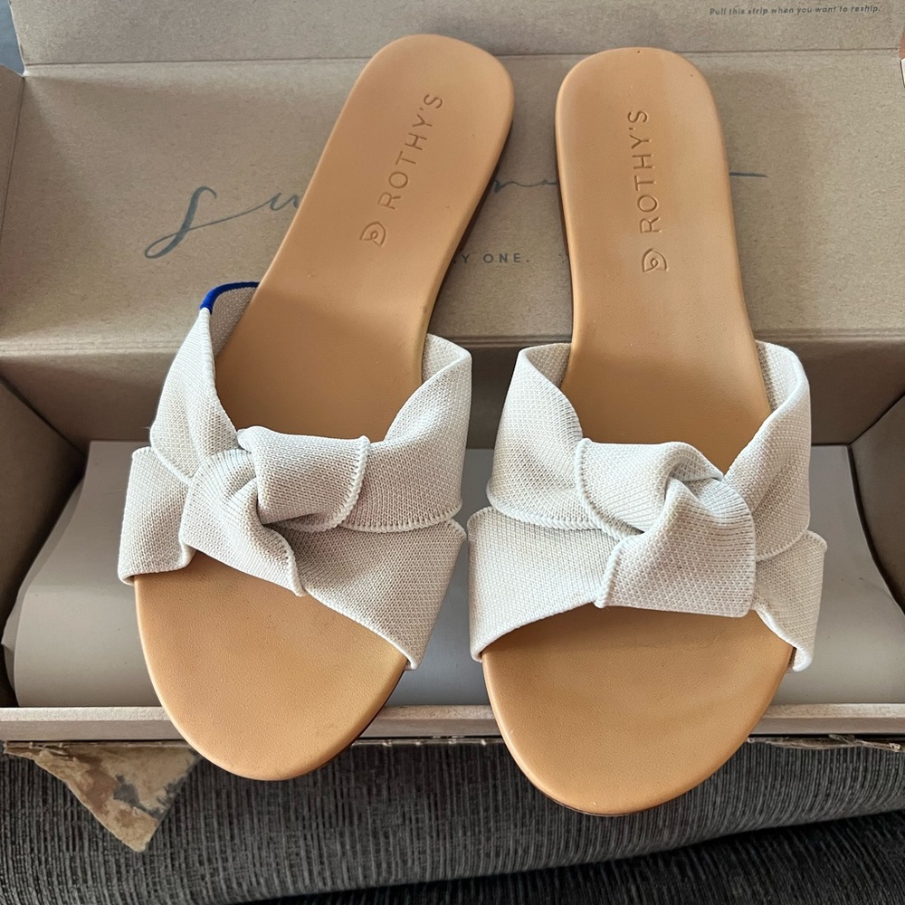 Rothy’s Sand Dollar Slide Sandals size 7